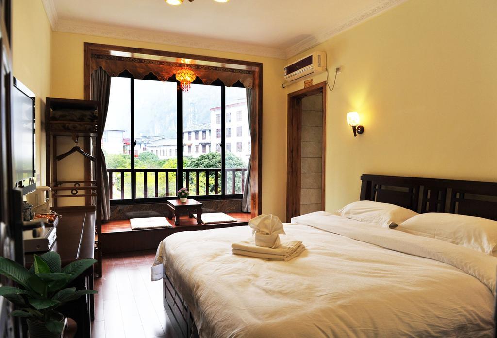Yangshuo River View Hotel Exterior photo